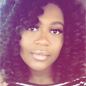 Meet your Posher, Dana